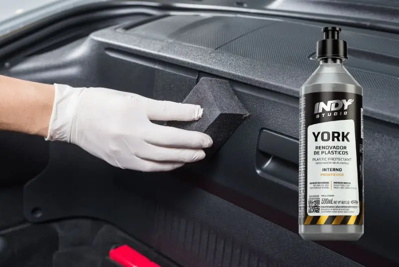 Aplicação do York Renovador de Plásticos em painel automotivo